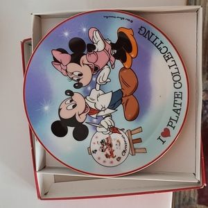 Walt Disney  I ❤ plate collecting. Vintage 1984
